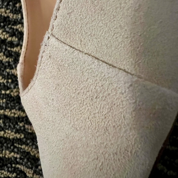 Low heel suede pumps - Picture 5 of 5